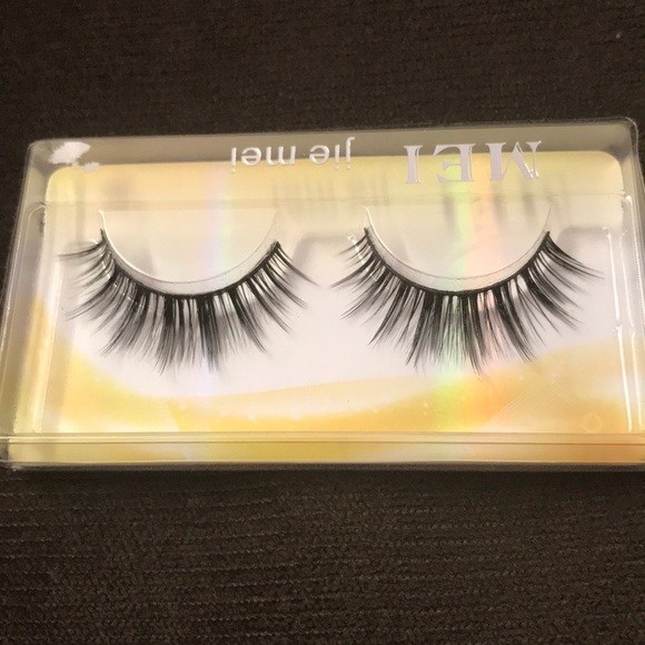 Ig baddies False Lashes - Picture 2 of 2